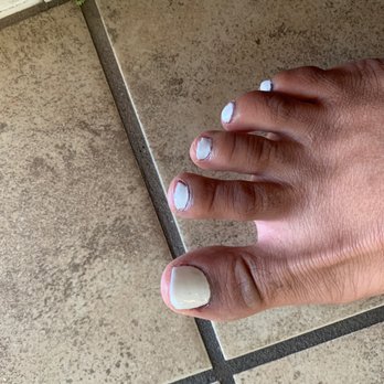 Herbal Nails & Spa - Middle toe and big toe not even even - Nail Salons Near Me - Gilbert, Arizona