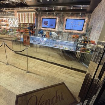 Venchi - Line - Gelato Near Me - Glendale, California