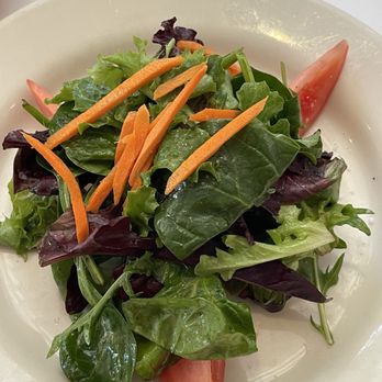 Hemmingway's Bistro - House Salad - Breakfast & Brunch Near Me - Oak Park, Illinois