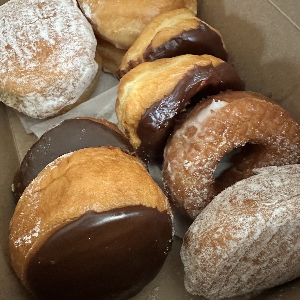 Donuts Donuts