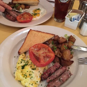 Juliette Restaurant - Scrambled eggs, sausage, potatoes and toast. - Bars Near Me - Brooklyn, New York Juliette Restaurant - Scrambled eggs, sausage, potatoes and toast. - Bars Near Me - Brooklyn, New York