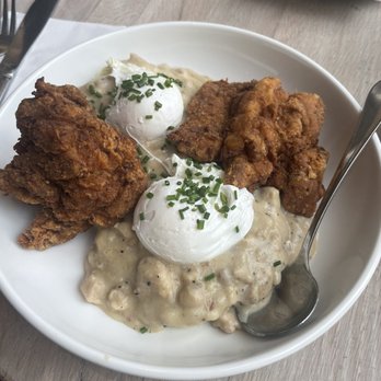 Forthright - Chicken and biscuits with gravy - Cafes Near Me - Austin, Texas