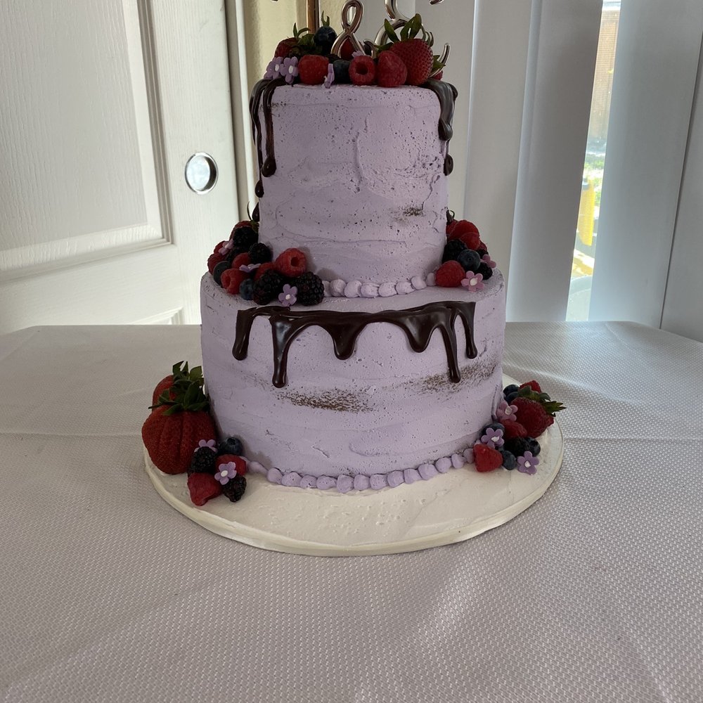 Kathys Cakes - Return return I was given this yes the chocolate drizzle and the fresh fruit is correct but the design and style is not - Custom Cakes Near Me - Hemet, California Kathys Cakes - Return return I was given this yes the chocolate drizzle and the fresh fruit is correct but the design and style is not - Custom Cakes Near Me - Hemet, California