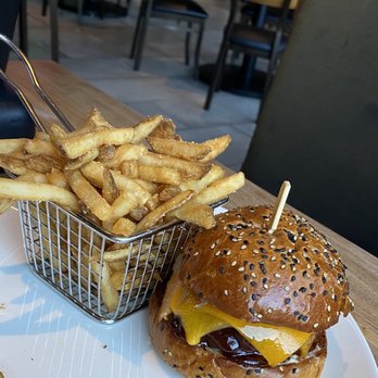 Yard House - BBQ Bacon Cheddar* - New American Near Me - Burlington, Massachusetts Yard House - BBQ Bacon Cheddar* - New American Near Me - Burlington, Massachusetts