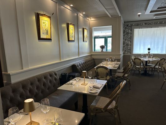 Chez Georges Bistro & Bar by null