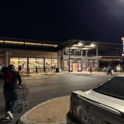 H-E-B - Storefront at night
