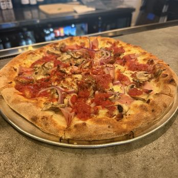 Darkside Brick Oven Pizza - Hawaiian pizza - Pizza Near Me - Boerne, Texas