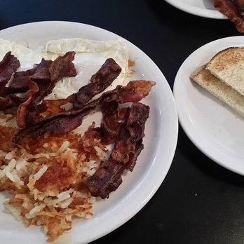 The Red Hut Cafe - American Near Me - Carson City, Nevada