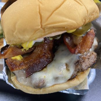 Mama Ruth’s - The burger was delicious. - Food Trucks Near Me - Dunn, North Carolina