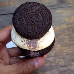 Cupcakes on Pitt - Yummy Oreo Cupcake