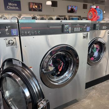 The Big Clean Laundromat - MLK - 6 loads - Laundromat Near Me - Austin, Texas