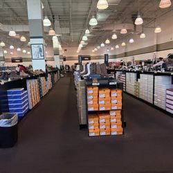 Off Broadway Shoe Warehouse