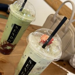 Red bean matcha latte Matcha Strawberry Latte Red bean matcha latte Matcha Strawberry Latte