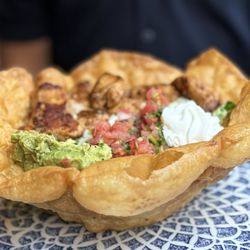 Caló Kitchen + Tequila - Taco Bowl