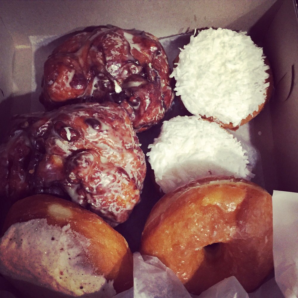 Donna's Donuts - Box of perfection - Bakeries Near Me - Flint, Michigan Donna's Donuts - Box of perfection - Bakeries Near Me - Flint, Michigan
