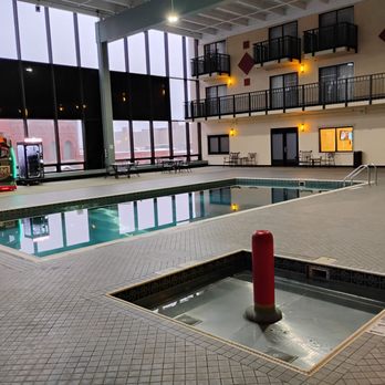 Holiday Inn & Suites Duluth-Downtown - Pool area 3rd floor - Hotels Near Me - Duluth, Minnesota