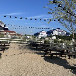 Duke's Montauk - Outdoor bar