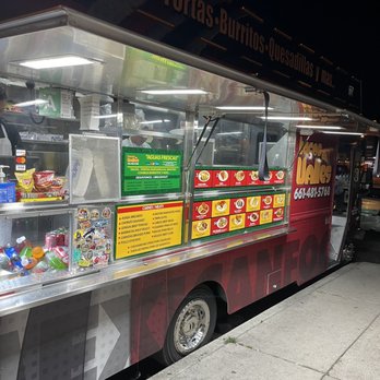 Tacos Valles - a food truck parked on the side of the road - Mexican Near Me - Castaic, California