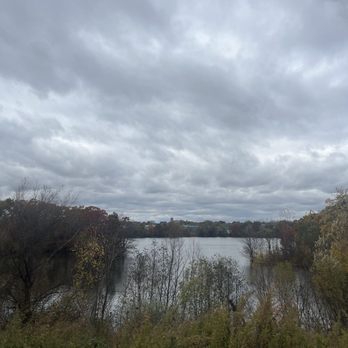 Mashapaug Park - Parks Near Me - Providence, Rhode Island