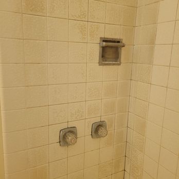 The Grout Doctor - Honolulu - Before - Tiling Near Me The Grout Doctor - Honolulu - Before - Tiling Near Me