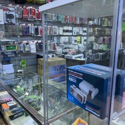 East Side Cash & Carry - Cell phone repair