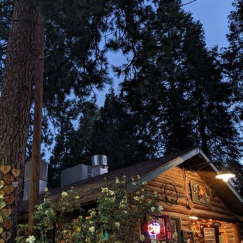 LouEddie's Pizza - Outside - Pizza Near Me - Skyforest, California