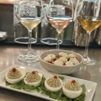 Rootstock Wine Bar - Wine flight, pepper poppers, and bacon deviled eggs - Wine Bars Near Me - Los Gatos, California Rootstock Wine Bar - Wine flight, pepper poppers, and bacon deviled eggs - Wine Bars Near Me - Los Gatos, California