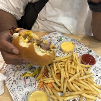 Burger & Philly - Burgers Near Me - Miami Beach, Florida