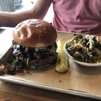 Nobel House - Burger and Brussels - Breakfast & Brunch Near Me - Geneva, Illinois