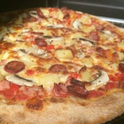Sellino's Deli Cafe & Pizzeria - Yummy pizza