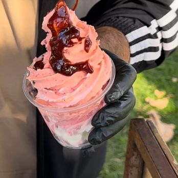 Swrlies - a man pouring syrup onto a dessert - Ice Cream & Frozen Yogurt Near Me - Los Angeles, California