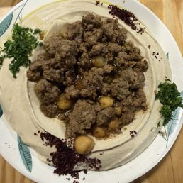 Hummus w beef Hummus w beef
