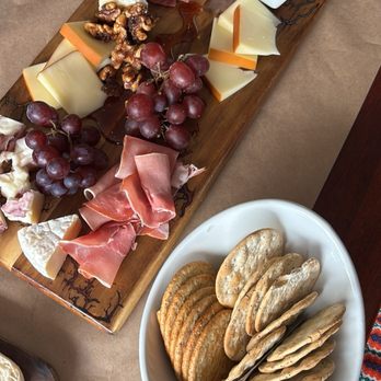 Idle Hour Winery & Kitchen - Wineries Near Me - Oakhurst, California