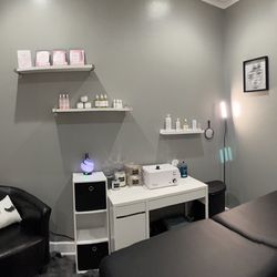 Katie's Beauty Box - Salon Suite