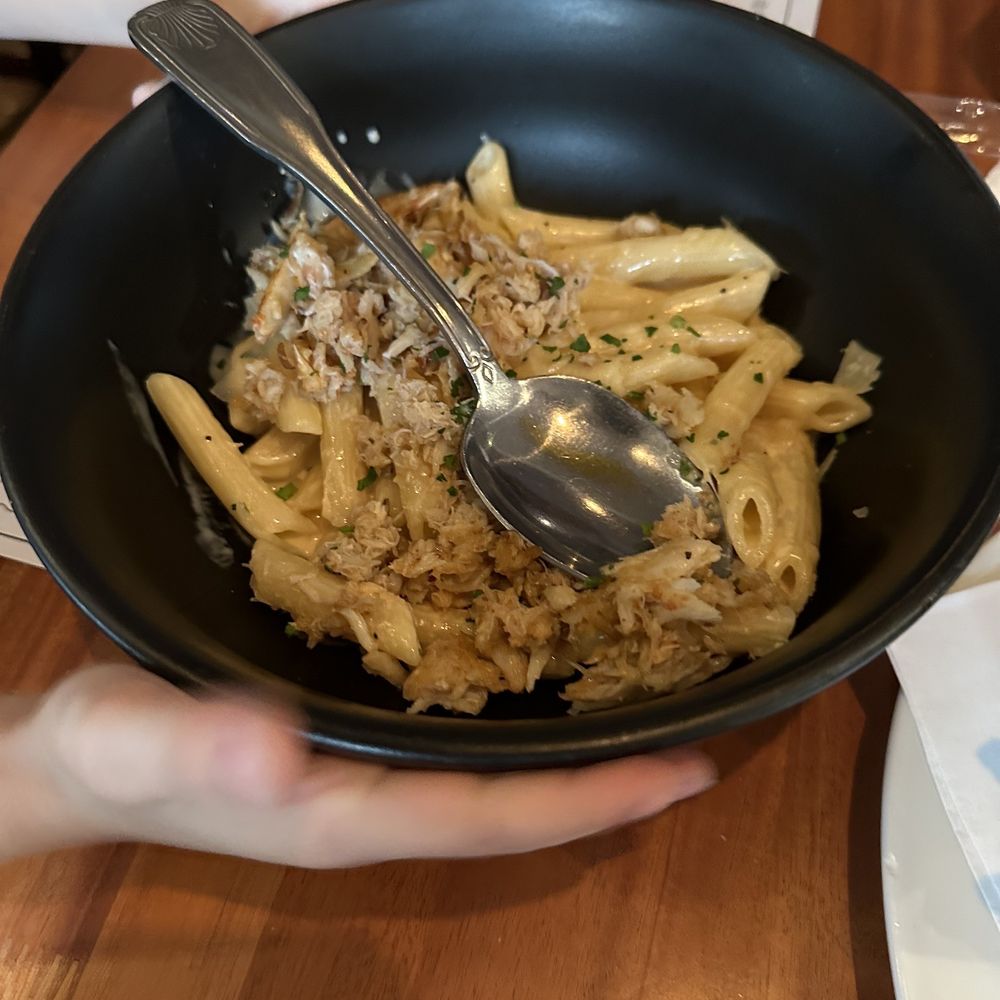 FishBar - Crab Mac and cheese - Seafood Near Me - Manhattan Beach, California