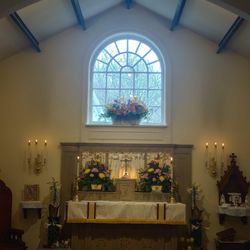 Church Of The Epiphany - The altar bedecked for Easter