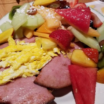 Cora - Recolte 90 with ham substituted for bacon and scrambled eggs - Breakfast & Brunch Near Me - Montreal, Quebec