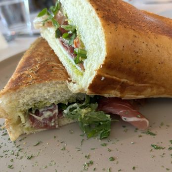 Dolce & Bake Café/Bakery - Cafes Near Me - Orlando, Florida