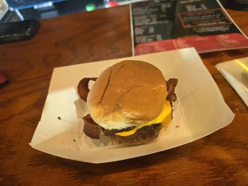 Red Dog Saloon Bar & Grill