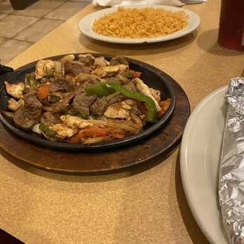 Maya Mexican Restaurant - Steak and Chicken Fajita - Mexican Near Me - Alabaster, Alabama
