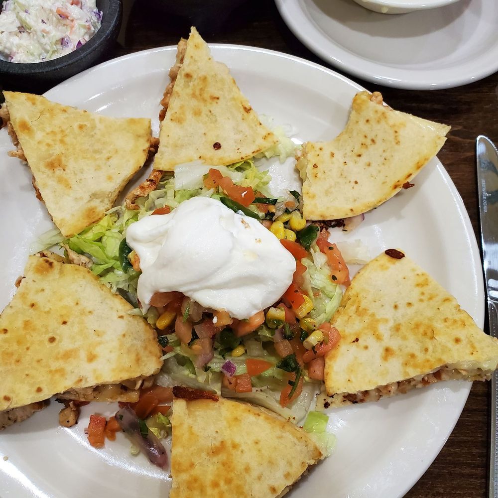 Los Venados - Quesadilla con pollo - Mexican Near Me - Mantua, Ohio Los Venados - Quesadilla con pollo - Mexican Near Me - Mantua, Ohio