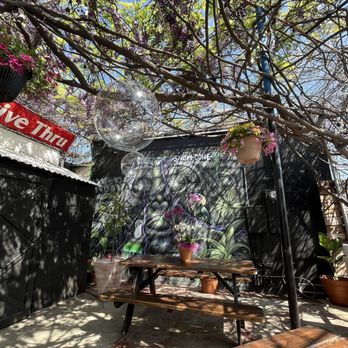 Yia Caffe - Beautiful patio! - Coffee & Tea Near Me - Los Angeles, California