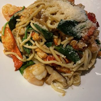 Yard House - Lobster Garlic Noodles - New American Near Me - Naples, Florida Yard House - Lobster Garlic Noodles - New American Near Me - Naples, Florida