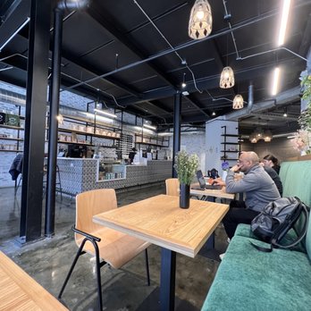 Bloom Coffee - Atmosphere/indoor seating - Coffee & Tea Near Me - Atlanta, Georgia