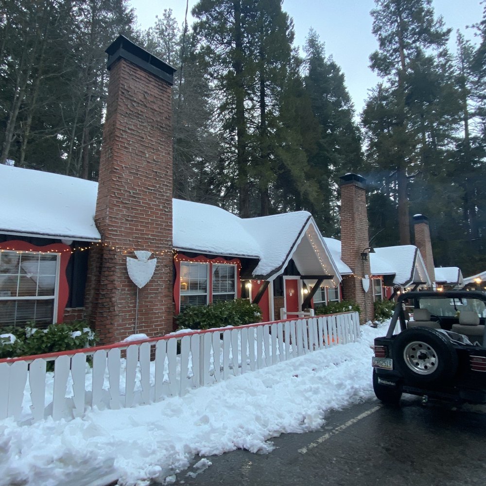 Arrowhead Tree Top Lodge - Hotels Near Me - Lake Arrowhead, California