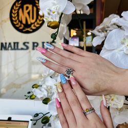 Nails R Us
