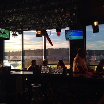 Barnacle Bill's - Sunday night views of the river - Bars Near Me - Rumson, New Jersey