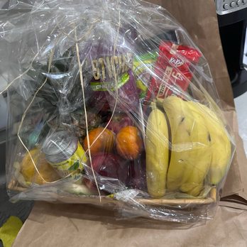 Flowers By Richard - They brought my friend a wrong cheap busket with bananas instead of a gourmet basket for 125$! - Florists Near Me - New York, New York Flowers By Richard - They brought my friend a wrong cheap busket with bananas instead of a gourmet basket for 125$! - Florists Near Me - New York, New York