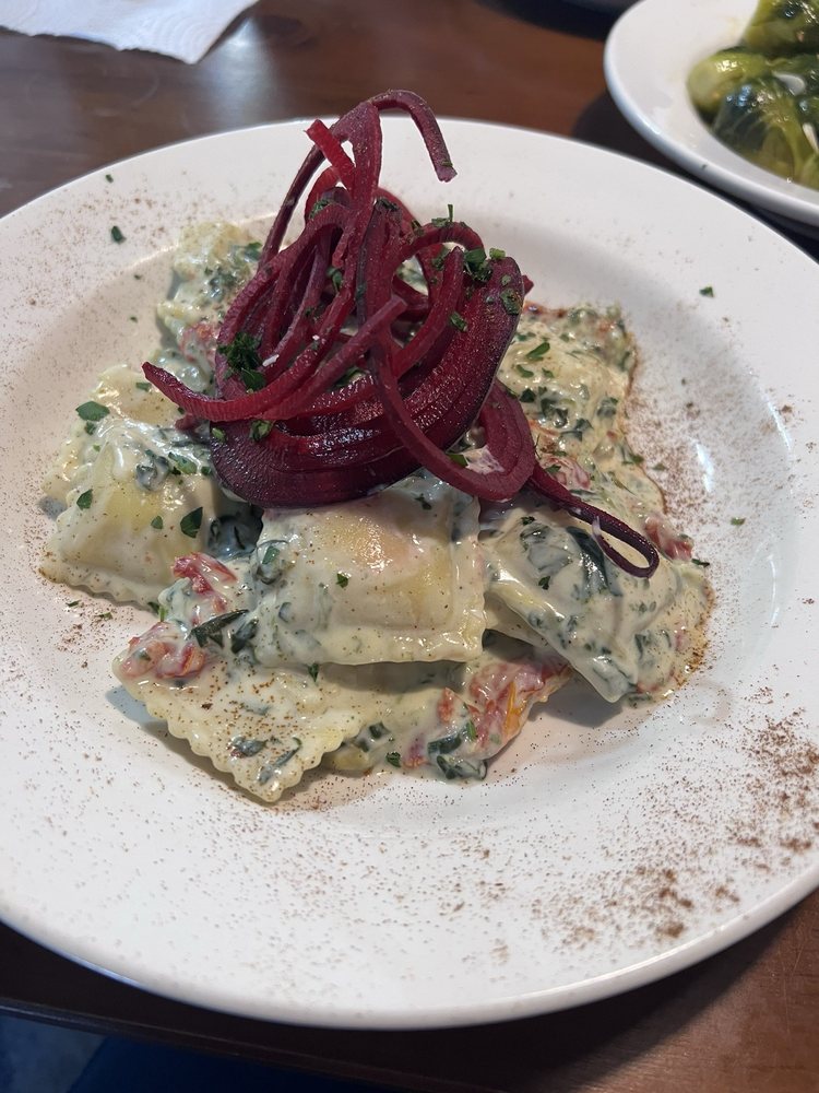 The Cafe At 7M Family Farms Logo