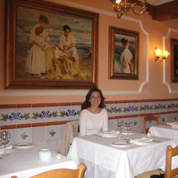 Racó del Turia - My beautiful wife waiting for dinner - Mediterranean Near Me - Valencia, V Racó del Turia - My beautiful wife waiting for dinner - Mediterranean Near Me - Valencia, V